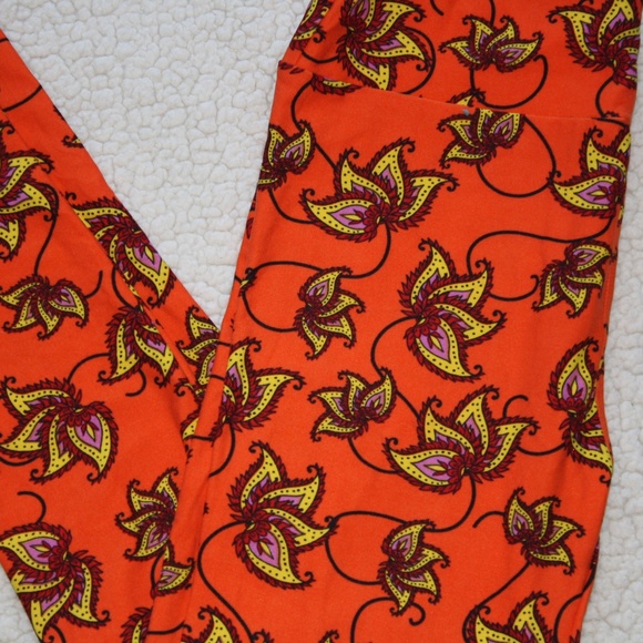 SOLD Lularoe Orange Paisley OS Leggings - NWOT - Picture 2 of 2